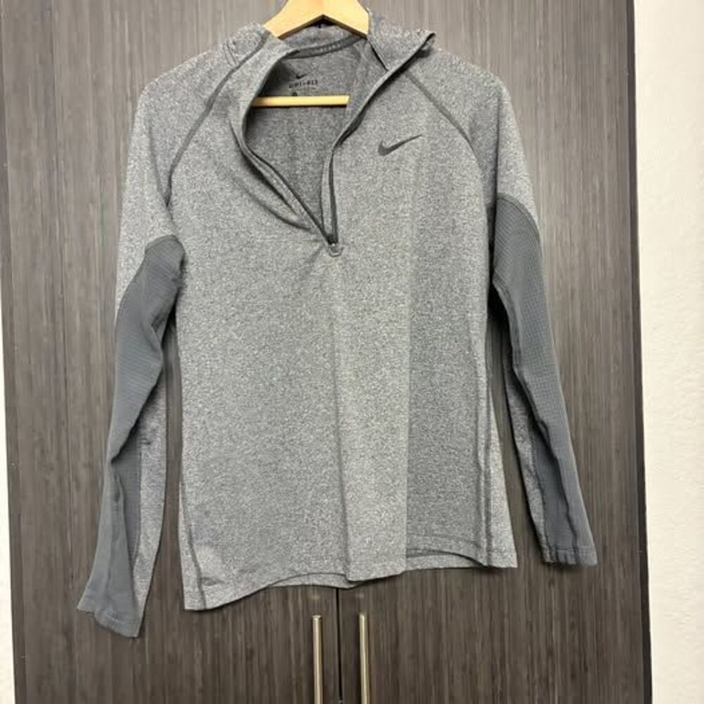 Nike Dri-FIT Women’s Quarter-Zip Pullover – Gray, Size M
